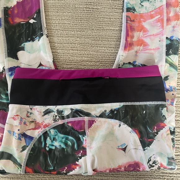 Galaxy pattern Lululemon leggings! - Picture 3 of 3